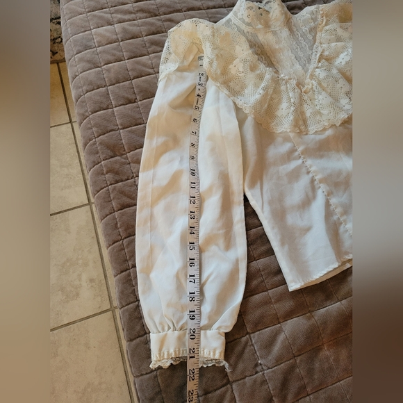 Vintage Style Lace/Sheer Top - Picture 10 of 11